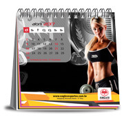 CALENDÁRIOS E FOLHINHAS 2025 CALENDÁRIO DE MESA WIRE O COM 12 PAGINAS SEM VERNIZ BASE COUCHÊ 300G E PÁGINAS COUCHÊ 150G