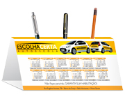 CALENDÁRIOS E FOLHINHAS 2025 CALENDÁRIO DE MESA PORTA CANETAS HORIZONTAL COUCHÊ 300G VERNIZ UV TOTAL FRENTE - 4X0 - 3000unid - 11011D