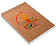 AGENDAS, CADERNOS E APOSTILAS CADERNETA CAPA BROCHURA E COLA MIOLO PERSONALIZADO ABERTURA VERTICAL CAPA KRAFT 250G E MIOLO AP 75G 48 FOLHAS 105X150MM - 4X0 - 100unid - CDK15100A